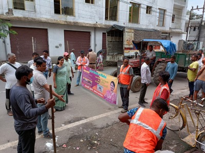 शहरवासियों को डेंगू के डंक से बचाने के लिए महापौर ने झौकी ताकत