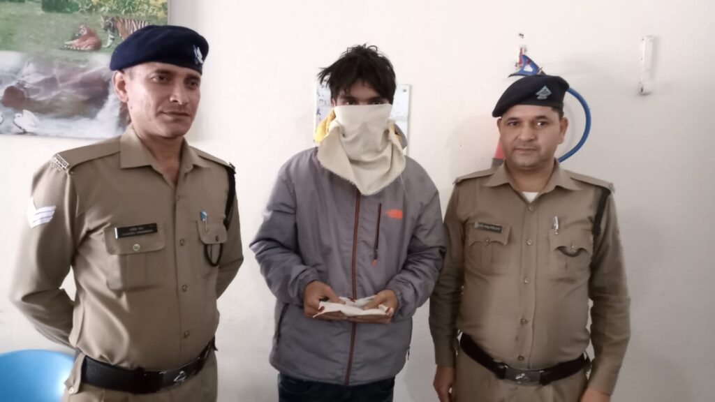 नशा तस्करों पर उत्तरकाशी पुलिस की कार्रवाई, 11.05 ग्राम अवैध स्मैक के साथ एक युवक गिरफ्तार