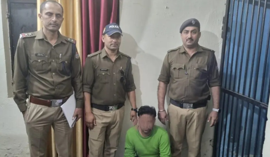 पुलिस ने दो लाख से अधिक कीमत की स्मैक के साथ एक तस्कर को दबोचा