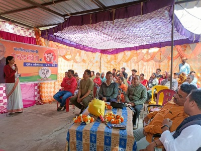 वरिष्ठ भाजपा कार्यकर्ताओं को सम्मानित कर महापौर ने सुनी प्रधानमंत्री की मन की बात