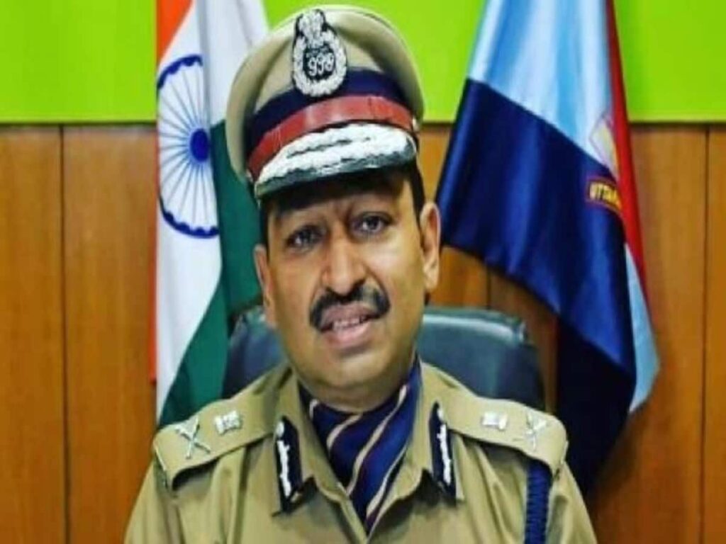 ब्रेकिंग: पुलिस महानिदेशक अशोक कुमार सख्त, सीओ लालकुआं के मुंशी को किया सस्पेंड