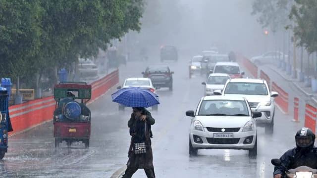 मौसम अपडेट: अगले दो दिन पहाड़ी व मैदानी क्षेत्रों में बारिश होने की संभावना