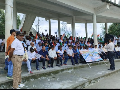 OROP की विसंगतियों को लेकर पूर्व सैनिक संगठन द्वारा जनपद पिथौरागढ़ में आज किया भूख हड़ताल व धरना प्रदर्शन