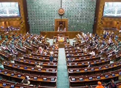 देश के संसद इतिहास में सबसे बड़ी कार्रवाई: आज 49 सांसद हुए सस्पेंड; अब तक 141 सांसद हुए निलंबित