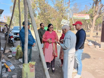 निर्माणाधीन कैप्टन अमित सेमवाल शहीद द्वार का अनिता ममगाईं ने किया निरीक्षण