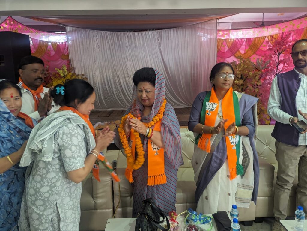 टिहरी भाजपा प्रत्याशी माला राज्य लक्ष्मी शाह ने विकासनगर विधानसभा क्षेत्र में जनसंपर्क कर मांगे वोट