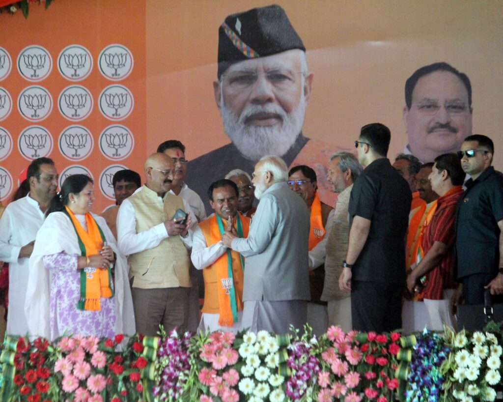 चर्चा का विषय बनी पीएम मोदी और कैबिनेट मंत्री डॉ0 धन सिंह रावत की मुलाकात