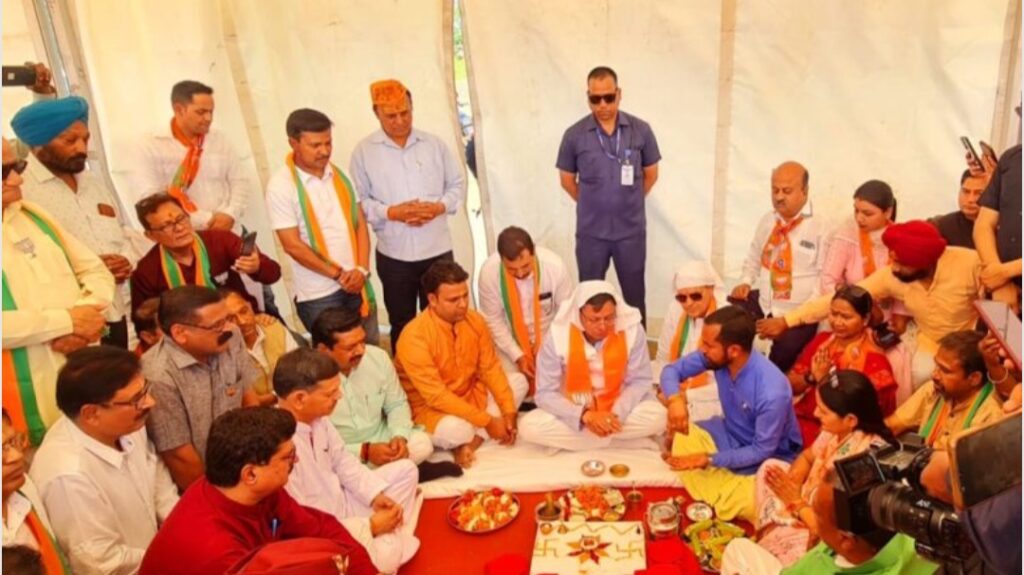 पीएम मोदी की प्रस्तावित जनसभा के लिए मुख्यमंत्री धामी ने किया भूमि पूजन