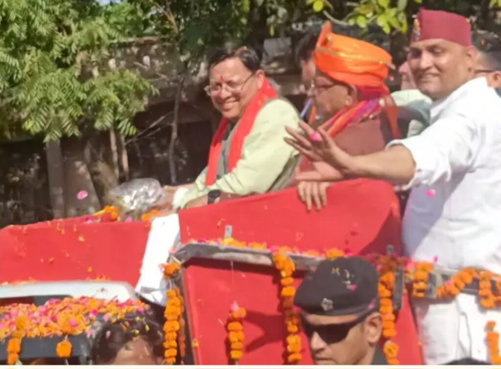 हल्द्वानी में मुख्यमंत्री धामी ने अजय भट्ट के समर्थन में निकाली विशाल रैली