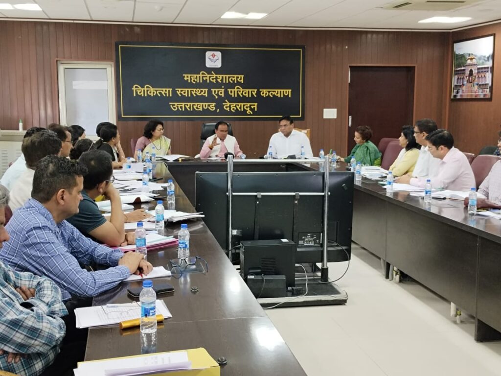 37 हजार तीर्थ यात्रियों का हुआ स्वास्थ्य परीक्षणः डा. धन सिंह रावत