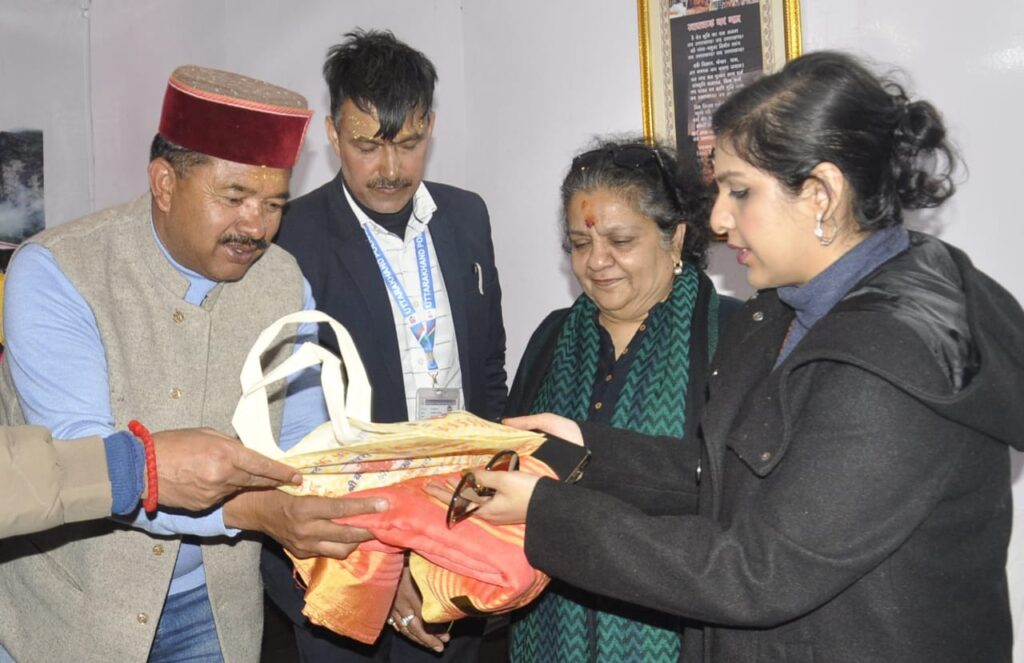 उत्तराखंड उच्च न्यायालय नैनीताल मुख्य न्यायमूर्ति ऋतु बाहरी ने श्री बदरीनाथ-केदारनाथ धाम के दर्शन किए 