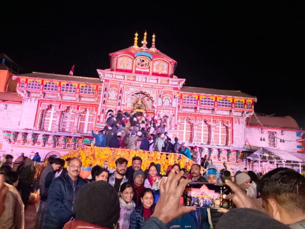 अपर मुख्य सचिव ने आज बुद्धवार को बदरीनाथ मास्टर प्लान कार्यों का मौके पर जाकर लिया जायजा