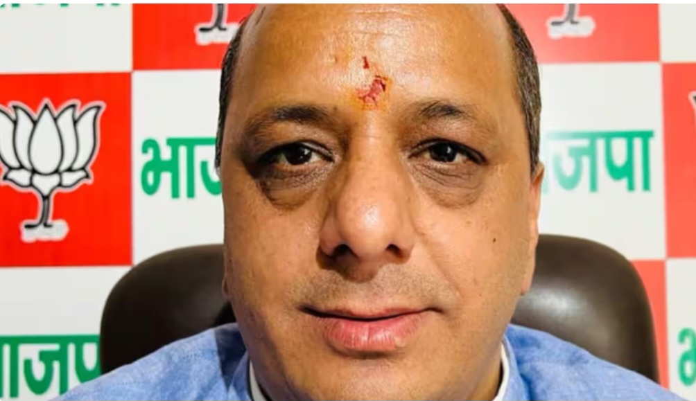 बस्तियों के चिंहिकरण में नहीं होगा जरूरतमंदों का अहित, कांग्रेस इस संवेदनशील मुद्दे पर सरासर राजनीति कर रही है : मनवीर चौहान