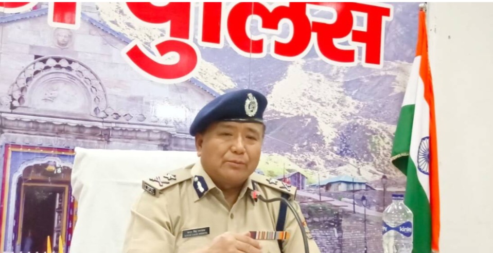 पुलिस महानिरीक्षक गढ़वाल एवं पुलिस अधीक्षक रुद्रप्रयाग ने केदारनाथ यात्रा ड्यूटी में तैनात सुरक्षा बलों को किया ब्रीफिंग