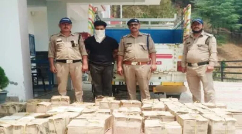 एसओजी व पुलिस की संयुक्त कार्रवाई, लाखों की अंग्रेजी शराब बरामद