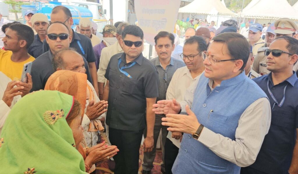 मुख्यमंत्री ने ऋषिकेश पहुंचकर चारधाम यात्रा रजिस्ट्रेशन कार्यालय का किया स्थलीय निरीक्षण, श्रद्धालुओं से लिया व्यवस्थाओं को फीडबैक