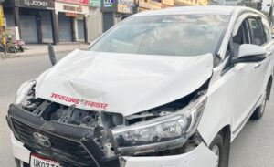 ब्रेकिंग: कैबिनेट मंत्री गणेश जोशी के काफिले का वाहन टकराया