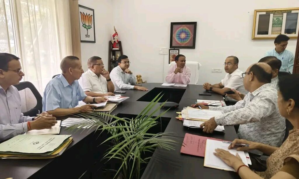 शैक्षणिक कैलेंडर अनिवार्य रूप से लागू करें विश्वविद्यालयः डॉ. धन सिंह रावत