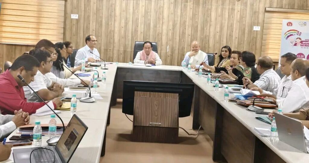 स्वास्थ्य मिशन की योजनाओं का लाभ आमजन को मिलेः डॉ. धन सिंह रावत