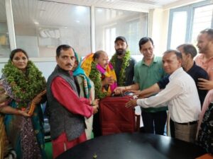 जोशीमठ कार्यालय में कार्यरत मंदिर समितिकर्मी सागर जोशी का सेवानिवृत्ति पश्चात विदाई सम्मान समारोह आयोजित