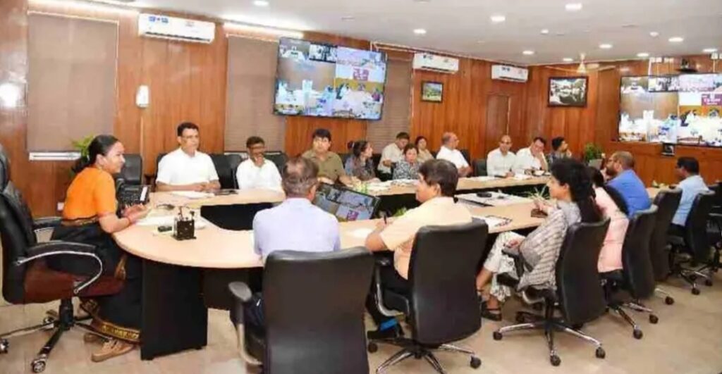 मुख्य सचिव ने सभी डीएम को मलिन बस्तियों का चिन्हीकरण कर 15 दिन में रिपोर्ट शासन को प्रेषित करने की दी डेडलाइन