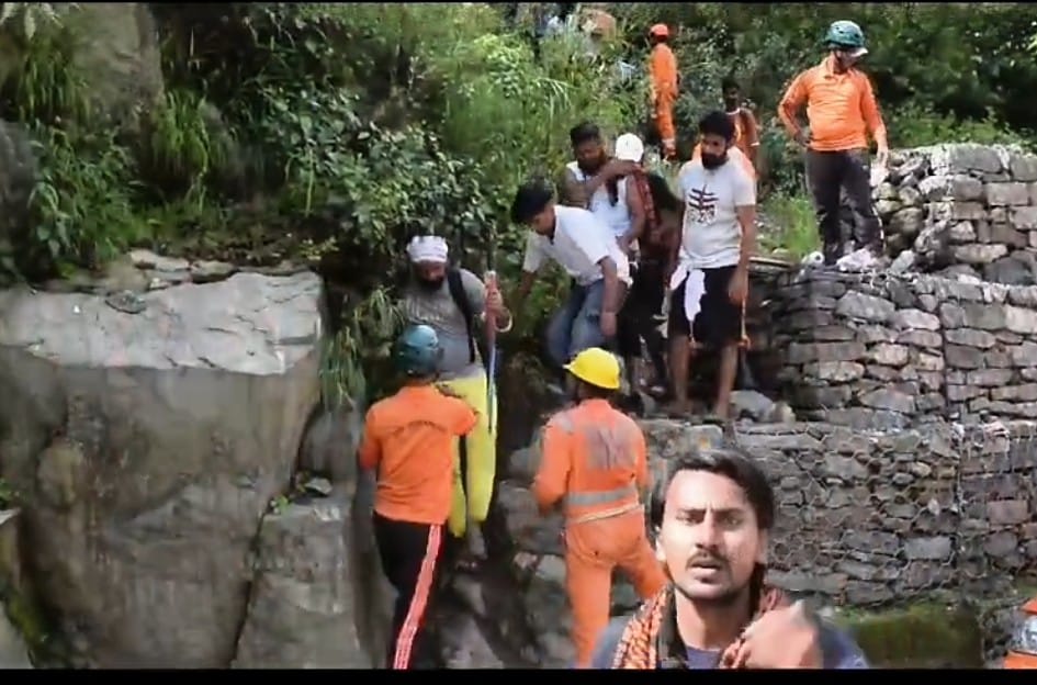 90 तीर्थयात्रियों का दल प्रशासन व मंदिर समिति की देखरेख में कालीमठ की तरफ हुआ रवाना