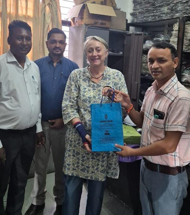 उत्तराखंड दून सिल्क की मुरीद हुई ब्रिटिश डिप्टी हाई कमिश्नर