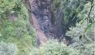 पहाड़ी से हुआ भूस्खलन, गौरीकुंड से रुद्रप्रयाग तक अलर्ट जारी