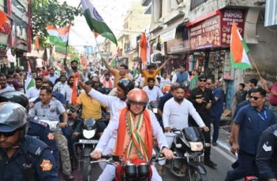 मुख्यमंत्री ने बाइक चलाकर ‘हर घर तिरंगा’ अभियान को सफल बनाने का किया आह्वान