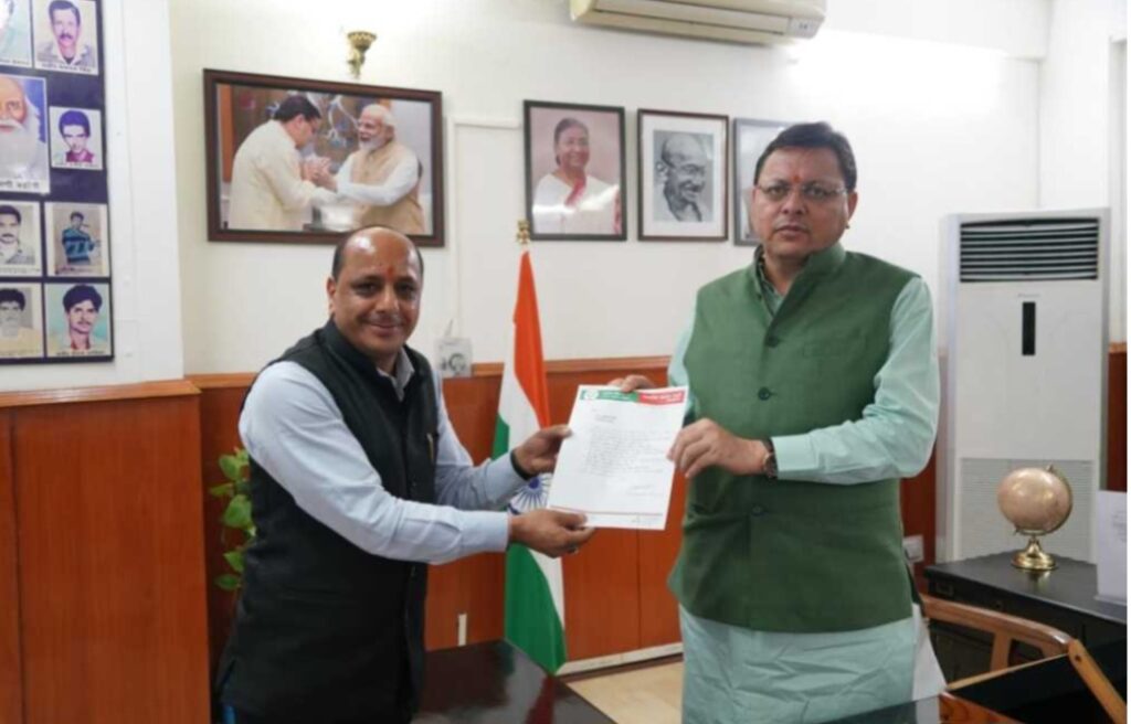 यमुनोत्री क्षेत्र की विभिन्न मांगों को लेकर मुख्यमंत्री से मिले भाजपा के प्रदेश मीडिया प्रभारी मनवीर सिंह चौहान