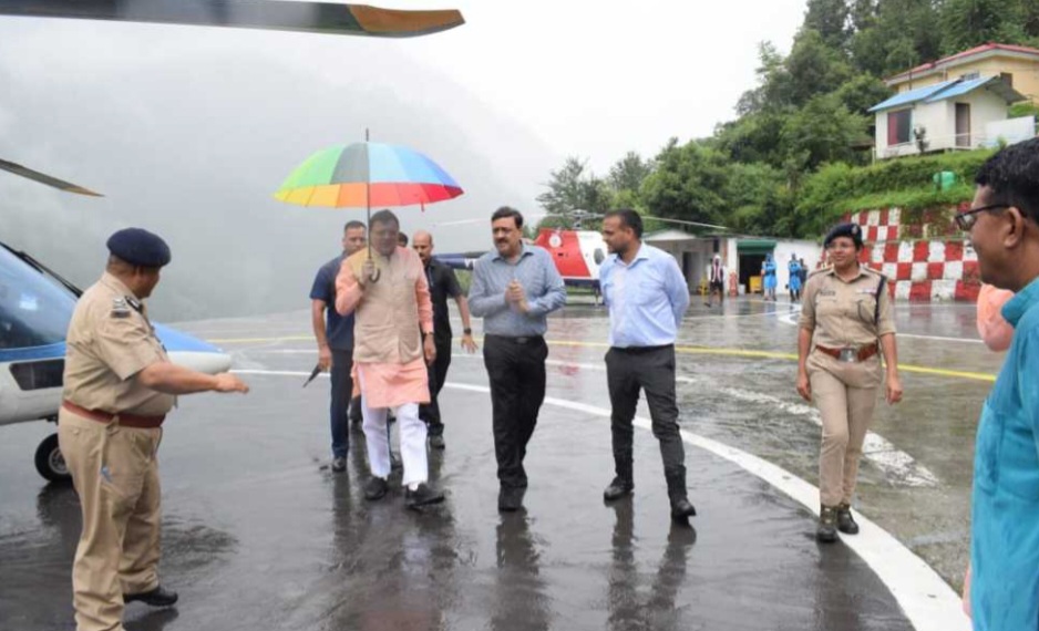 मुख्यमंत्री धामी ने किया आपदा प्रभावित इलाकों का स्थलीय निरीक्षण