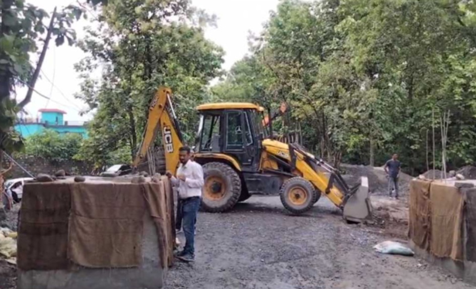 अधिकारियों को हल्द्वानी-दून हाईवे को दस दिन में सुचारू करने के निर्देश