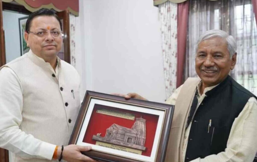 लोकगायक ‘गढ़रत्न’ नरेंद्र सिंह नेगी ने आज सीएम पुष्कर सिंह धामी से की मुलाकात