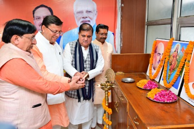 मुख्यमंत्री पुष्कर सिंह धामी की सदस्यता के साथ भाजपा के संगठन पर्व का शुभारंभ