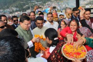 मुख्यमंत्री का हेलीकॉप्टर उतरा नवनिर्मित जोशियाड़ा हेलीपैड पर, इसी हेलीपैड से गुरुवार से हेली सेवा संचालित होगी देहरादून से उत्तरकाशी 