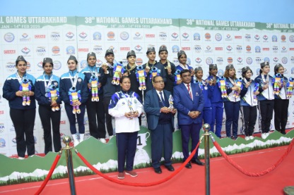 फेंसिंग का फाइनल देखने पहुंची खेल मंत्री रेखा आर्या