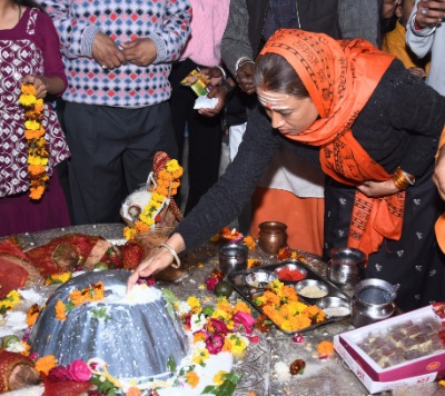 राष्ट्रीय खेलों के सफल आयोजन पर खेल मंत्री ने किया टपकेश्वर महादेव और मां गंगा का पूजन