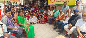 सिंगटाली मोटर पुल को लेकर विकास नेगी और विभिन्न संगठनों ने दिया धरना, भाजपा सरकार को चेताया