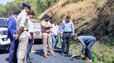 सकुशल चारधाम यात्रा के लिए सभी विभागों को मिलकर कार्य करना है: गढ़वाल आयुक्त