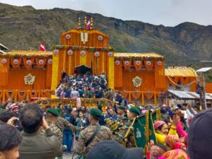 उदघोष के साथ विश्व प्रसिद्ध श्री बदरीनाथ धाम के कपाट खुले