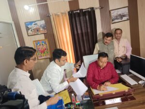 नव‌नियुक्त बीकेटीसी अध्यक्ष हेमंत द्विवेदी, उपाध्यक्ष विजय कपरवाण ने कार्यभार ग्रहण किया