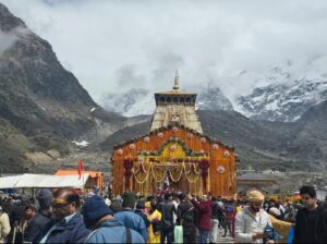 सुचारू चल रही श्री बदरीनाथ-केदारनाथ धाम यात्रा, सुरक्षा के पुख्ता इंतजाम: हेमंत द्विवेदी