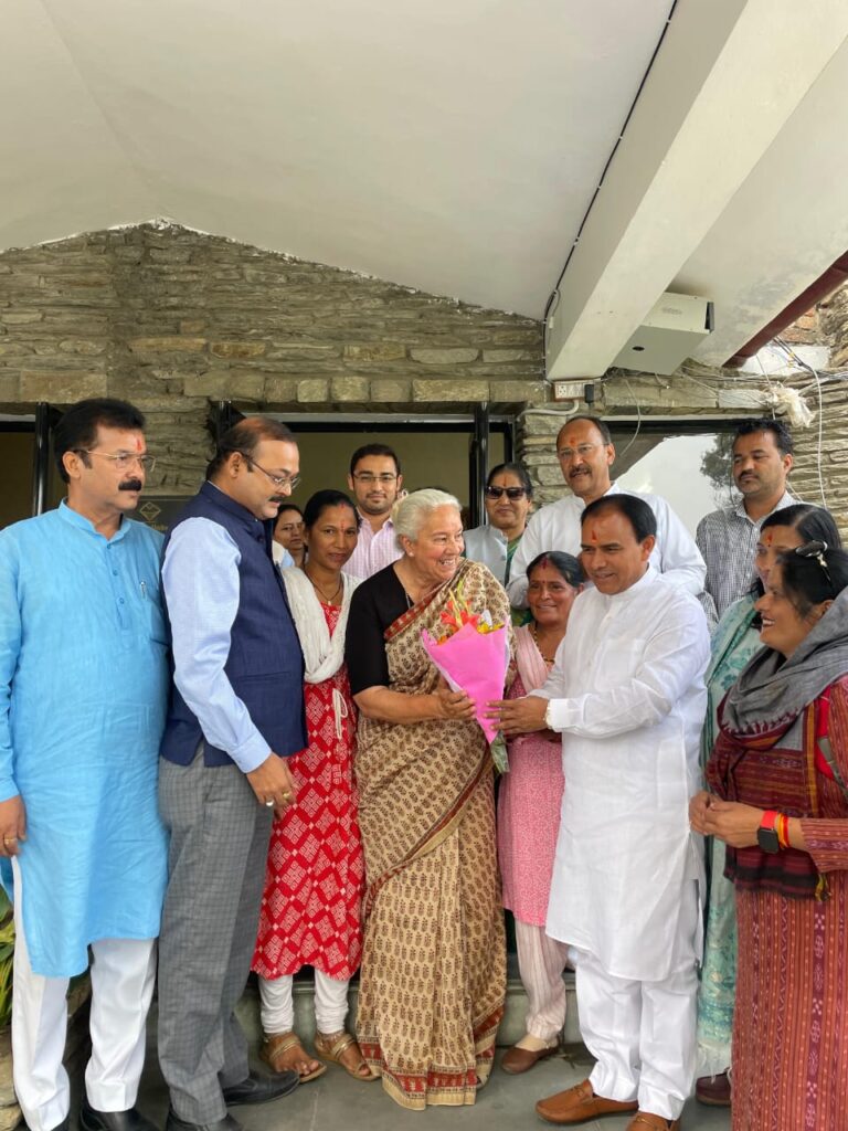 आत्मनिर्भरता की तस्दीक हैं हस्तशिल्प उत्पाद: डॉ. धन सिंह रावत