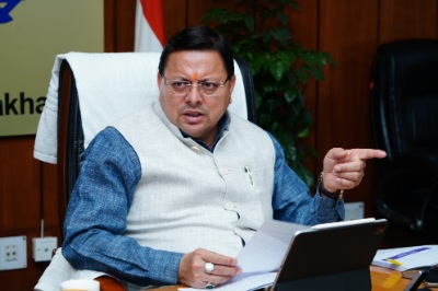 सीएम हेल्पलाइन की सक्रियता जांचने के क्रम में सीएम ने शिकायतकर्ताओं से की बातचीत