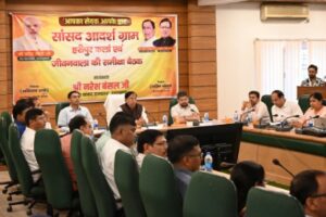 राज्यसभा सांसद नरेश बंसल ने की सांसद आदर्श ग्राम योजना की समीक्षा