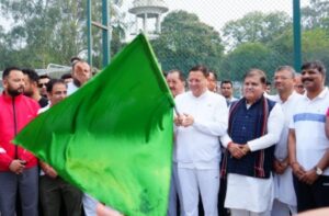मुख्यमंत्री धामी ने मैराथन को हरी झंडी दिखाकर रवाना किया
