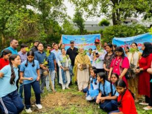 एक पेड़ मां के नाम अभियान बन रहा जन आंदोलन : रमिंद्री मंदरवाल