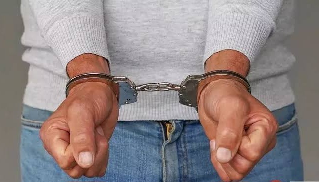 विजिलेंस ने एक नाजिर को 15 हजार की रिश्वत लेते रंगे हाथों किया गिरफ्तार