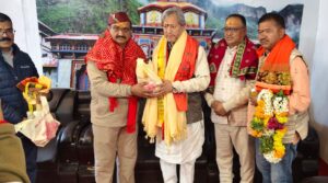 पूर्व मुख्यमंत्री तीरथ सिंह रावत ने किये भगवान बदरीविशाल के दर्शन 