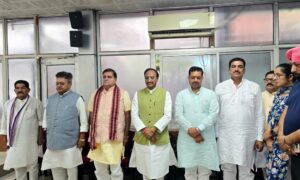 देहरादून: भाजपा ने विमान दुर्घटना में दिवंगत लोगों को भावभीनी श्रद्धांजलि दी